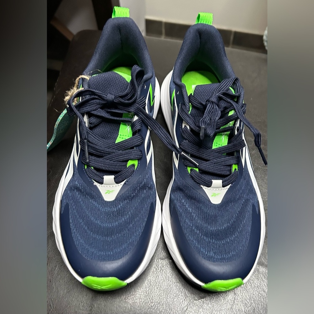 New Reebok Verse Running Vector Men’s Sneakers - Picture 2 of 7